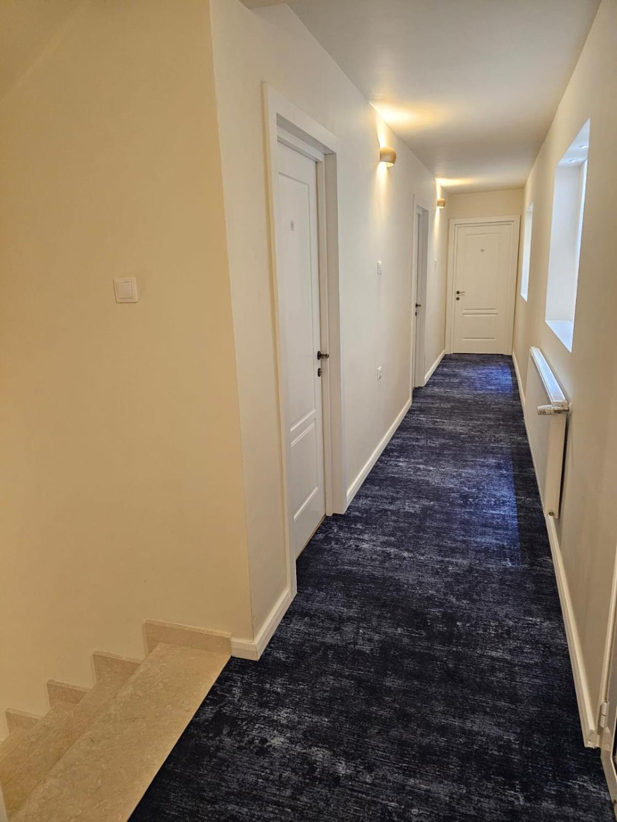 Hotel Queen Râmnicu Vâlcea Kültér fotó